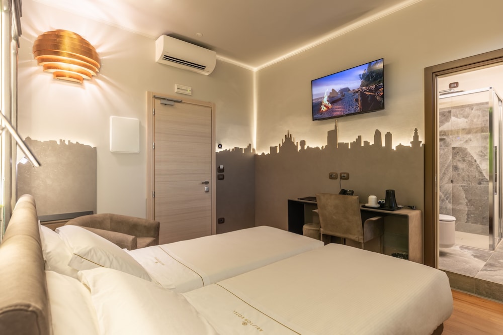 Superior Twin Room, Tower thumbnail 5