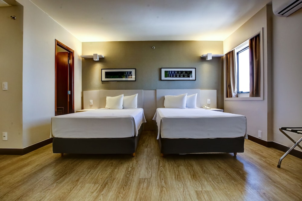 Luxury Suite, 2 Twin Beds, Non Smoking - Photo 11