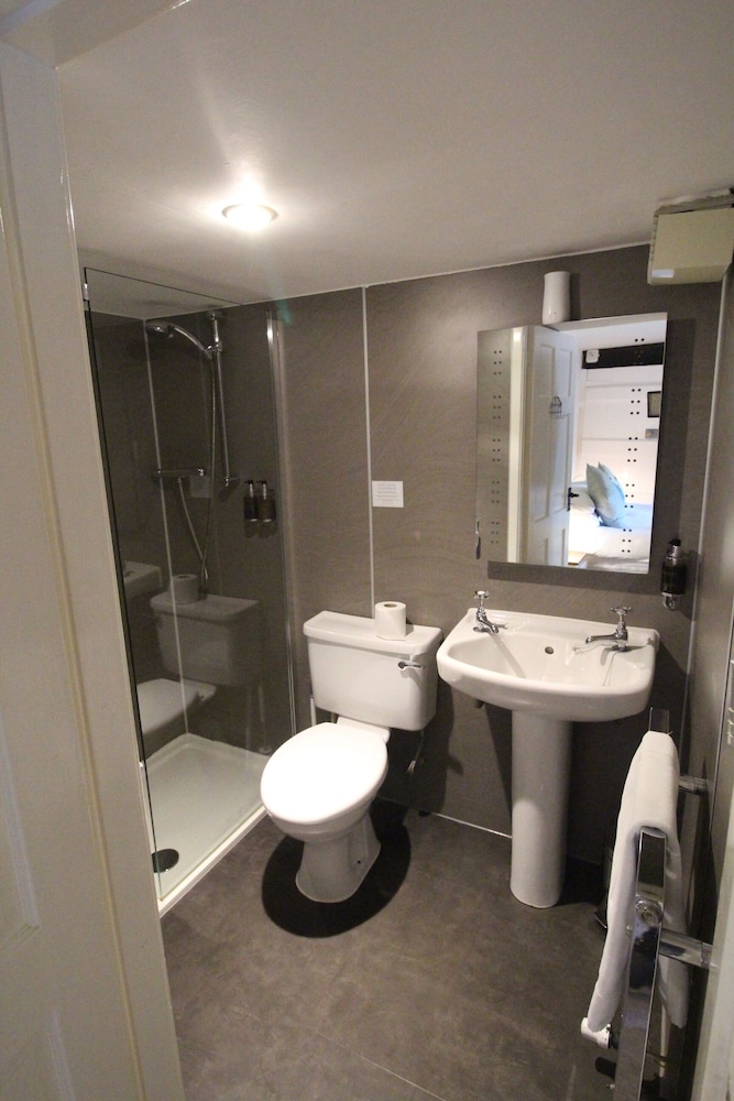 Double Room, Ensuite - Photo 16