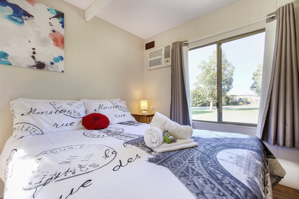 Basic Ensuite Cabin (Studio) photo 3