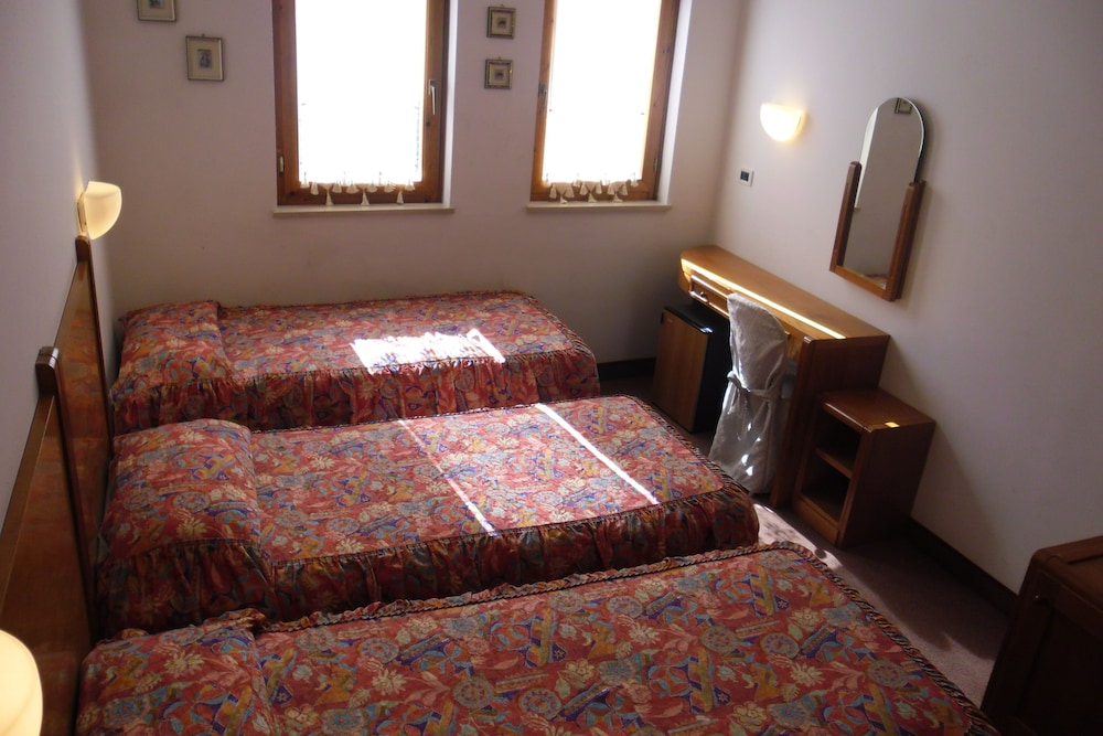Triple Room - Photo 1