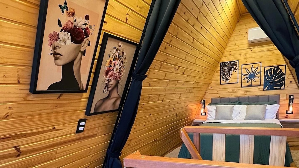 Deluxe Chalet, Hill View