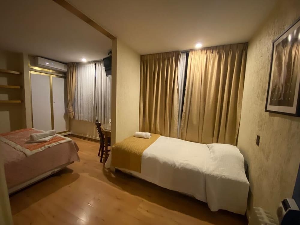 Classic Triple Room photo 3