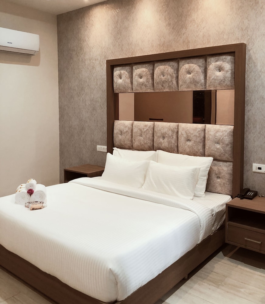 Deluxe Double Room - Photo 1