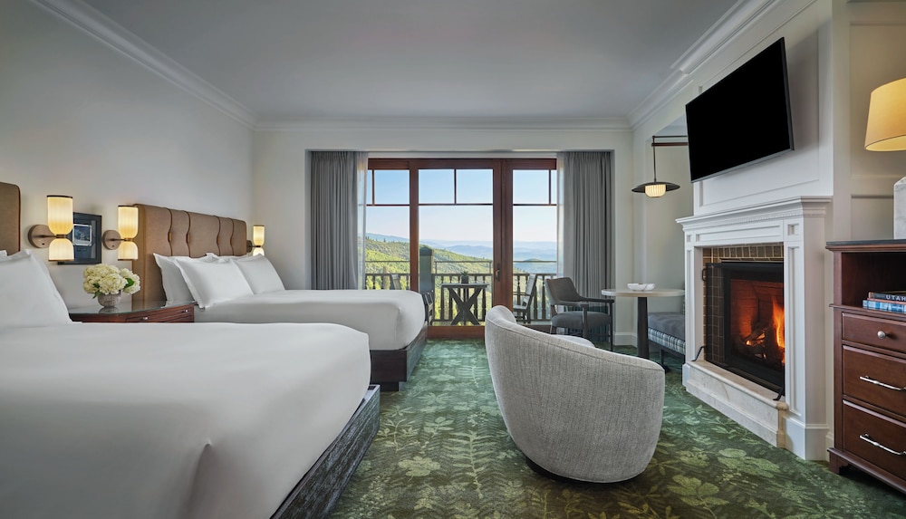 Suite, Multiple Beds (Vista View with Fire Pit) - Photo 4