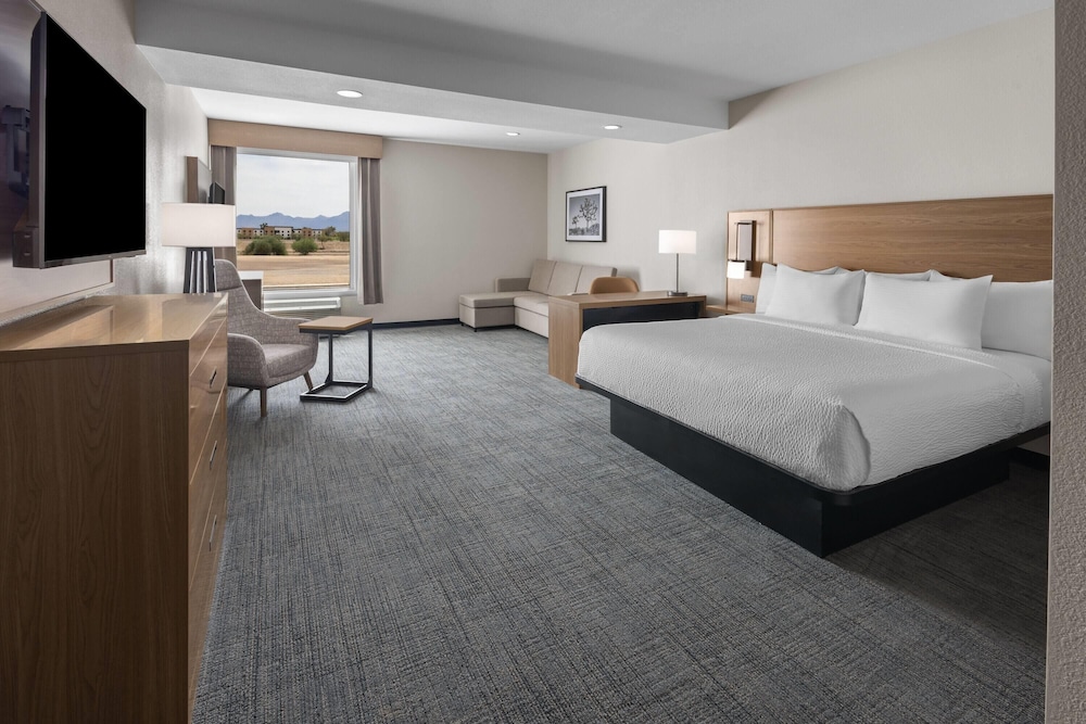 1 King Bed, Deluxe Room, Non-Smoking