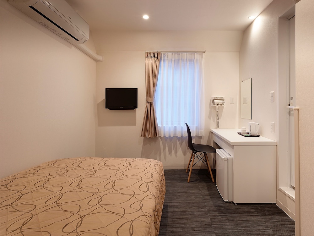 Semi Double Room, Non Smoking (11sqm, 120cm Bed, No Elevator) photo 1