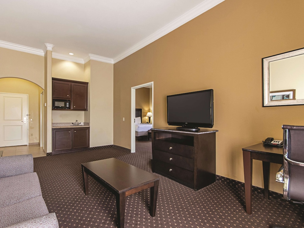 2 Room Deluxe suite - Photo 2
