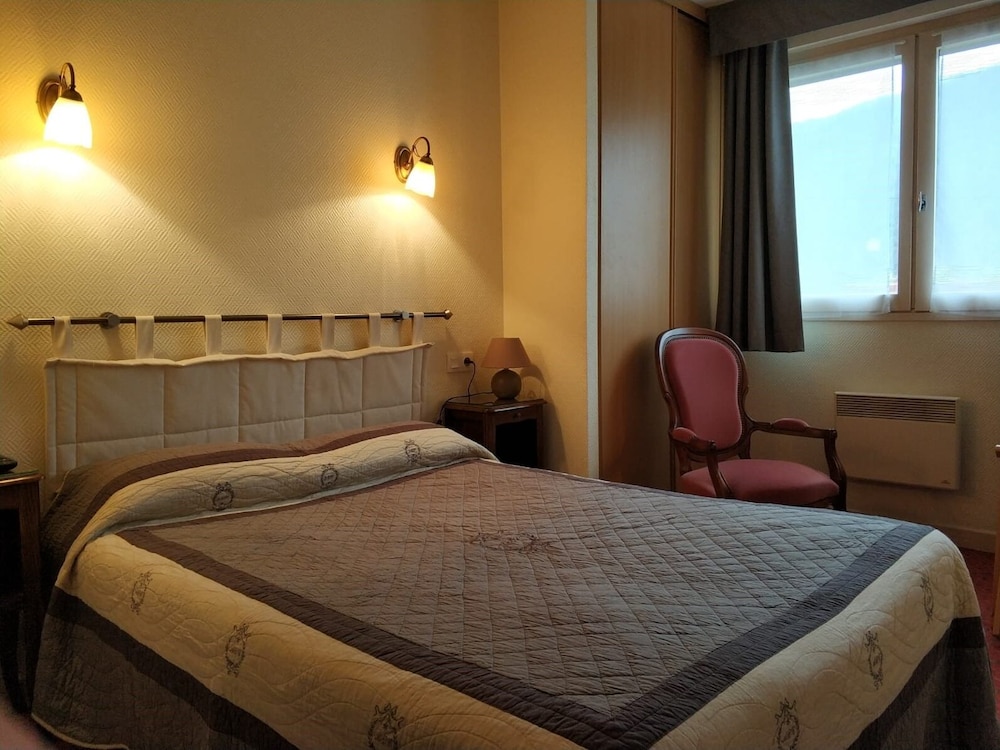 Classic Double Room, Private Bathroom - Photo 4