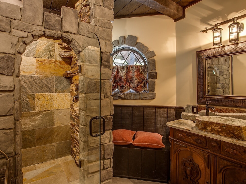 Premium Double Room, Ensuite, River View (Castle Suite) photo 2