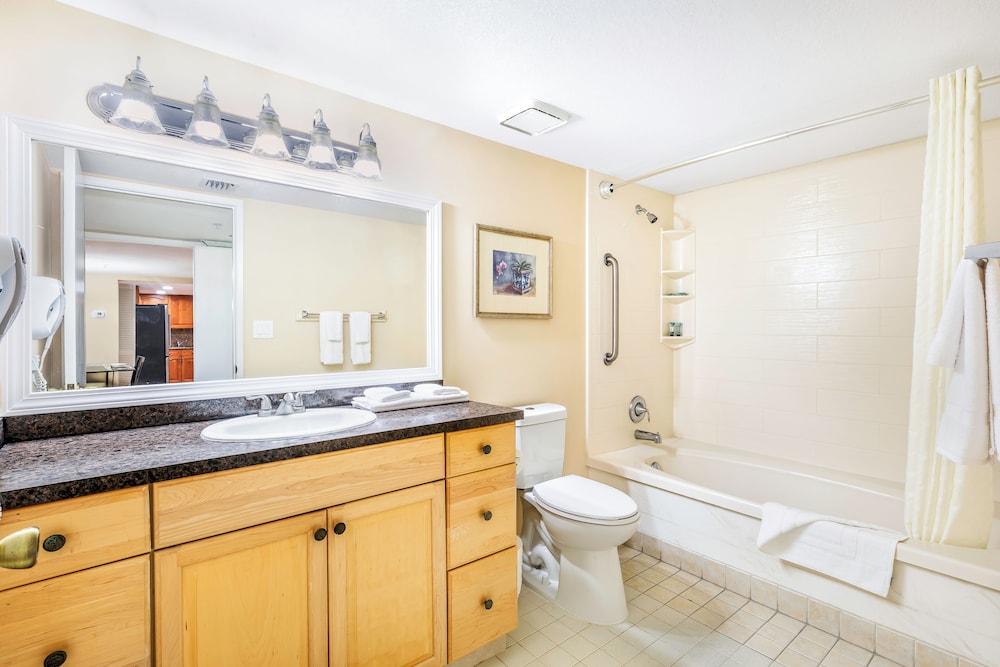 3 Bedroom Suite with Washer and Dryer - Photo 18