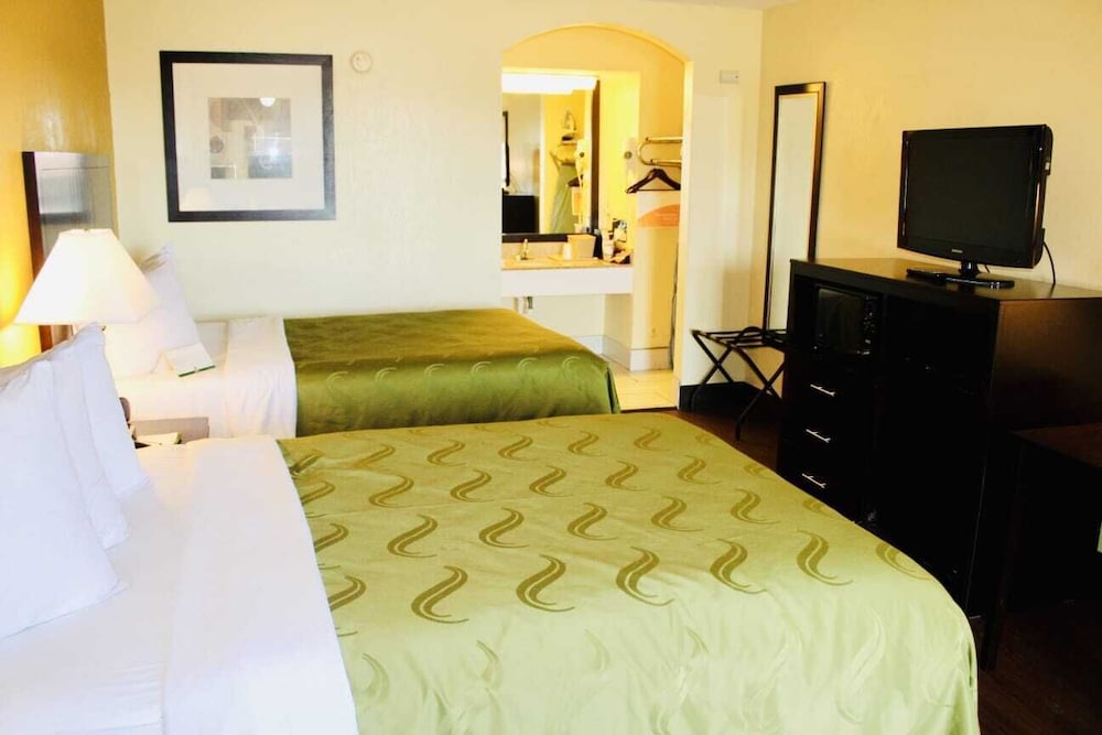 Standard Room, 2 Double Beds, Non Smoking photo 1