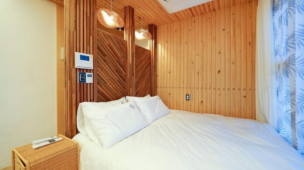 Room (G202) photo 3