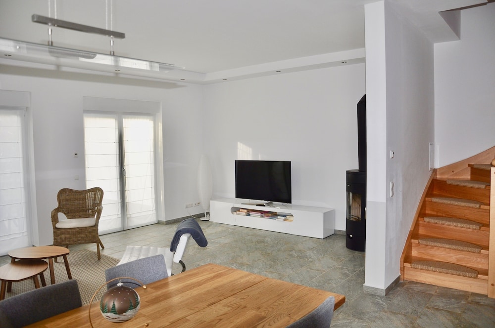 Deluxe Villa, 3 Bedrooms, Non Smoking, Garden View photo 2
