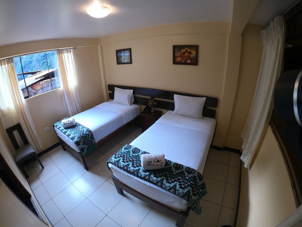 Basic Double Room, 2 Twin Beds photo 3
