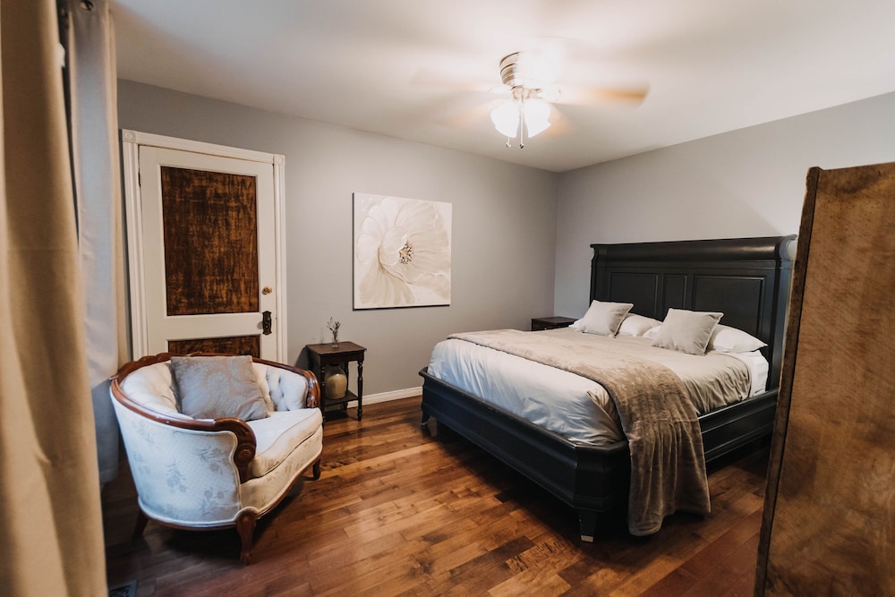 Deluxe Room, 1 Bedroom photo 1