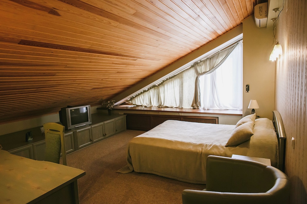 Superior Room (Attic)