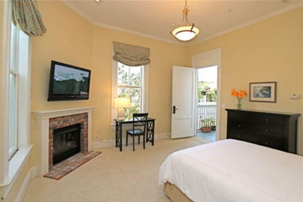 The Redwood Room photo 1