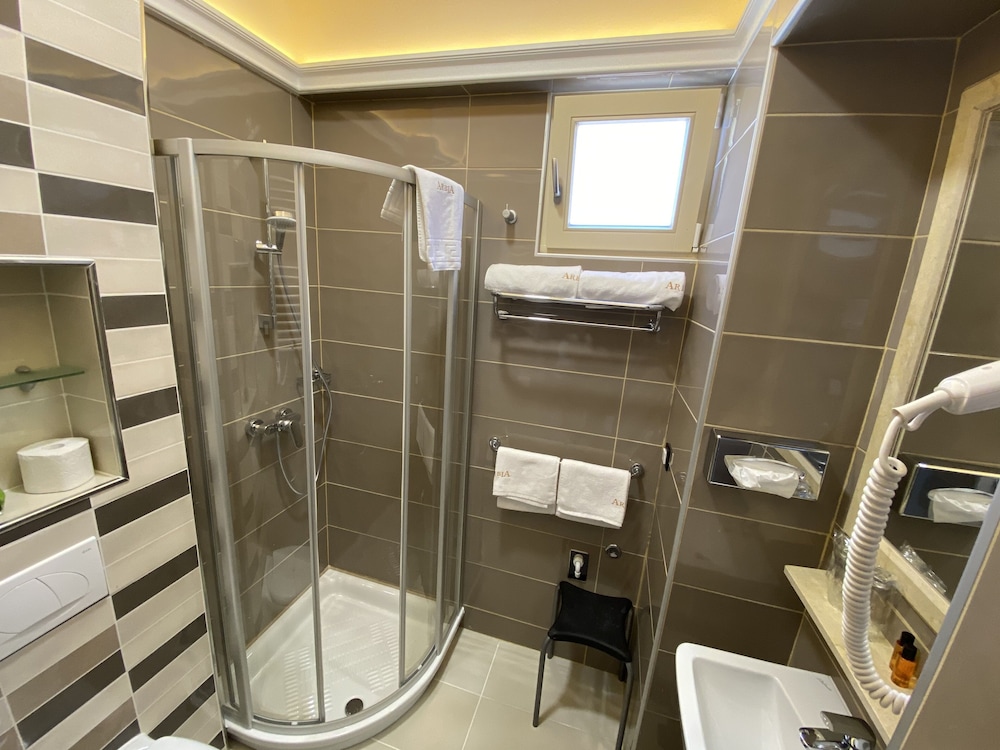 Superior Double or Twin Room - Photo 7
