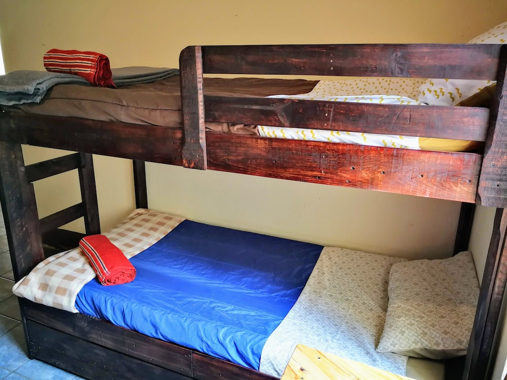 Basic Shared Dormitory, 2 Twin Beds, Non Smoking photo 3