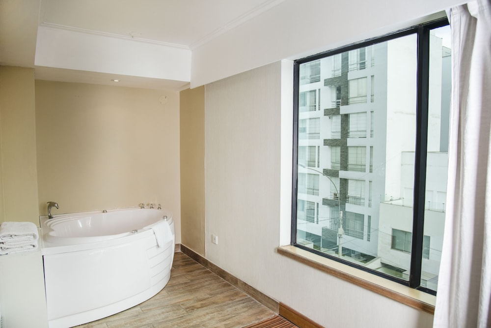 Deluxe Room - Photo 4