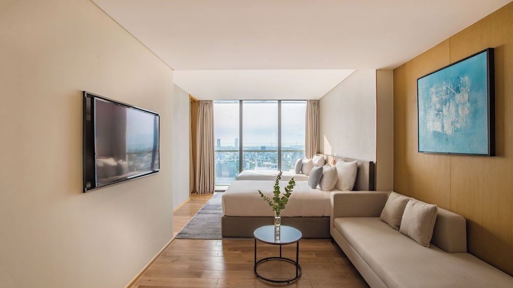 Family Room, 2 Bedrooms, City View