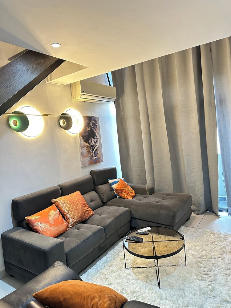 Luxury Duplex, 1 Bedroom, Pets Allowed, Pool View
