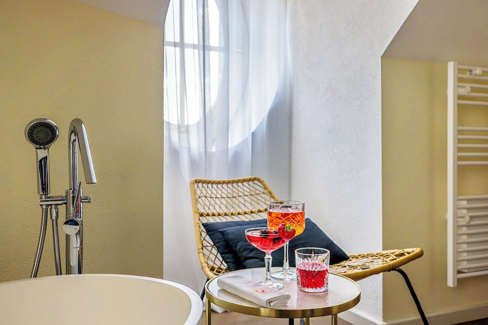 Suite (River)
