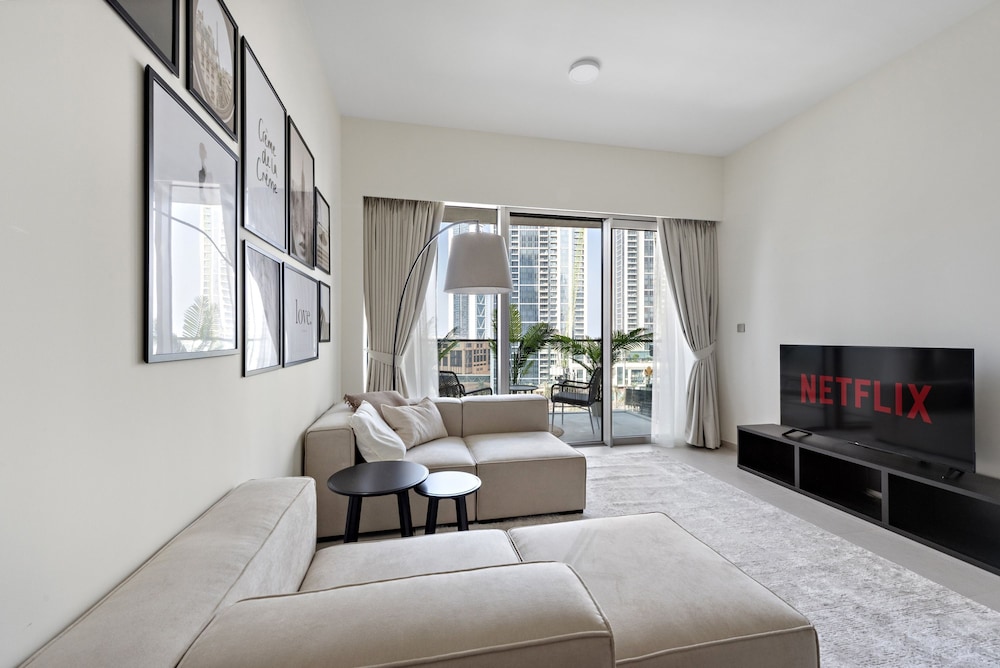 Apartment photo 2