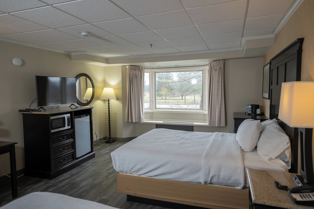 Suite, 2 Queen Beds, Accessible, Non Smoking (Mobility) photo 1