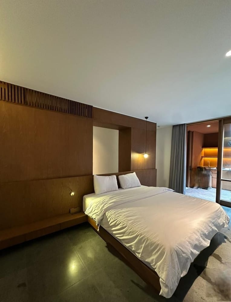 Superior Room, 1 Bedroom, Non Smoking, Balcony