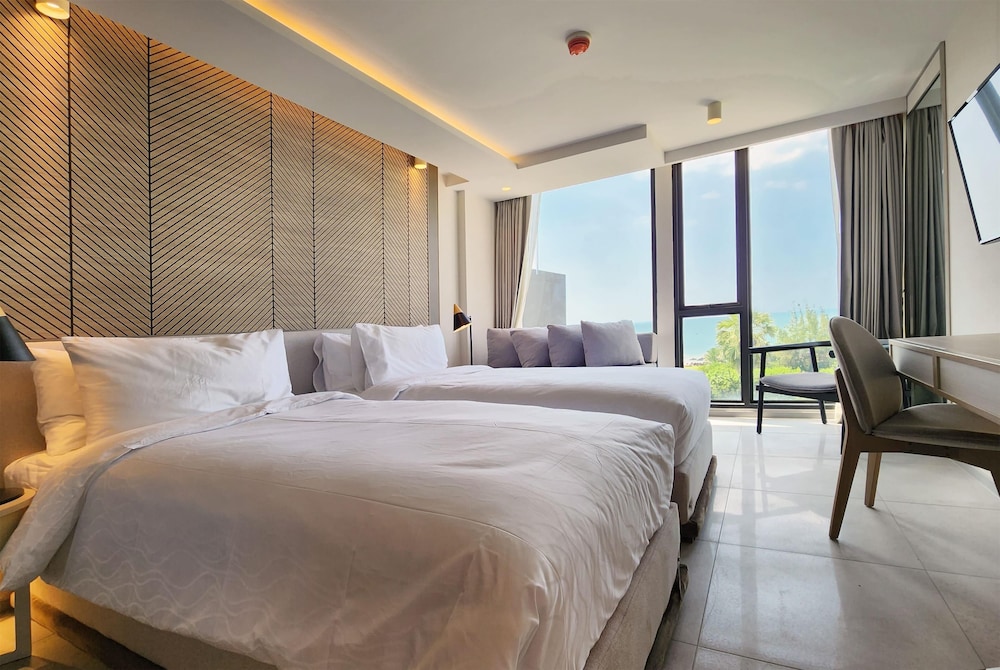 Superior Room, 2 Twin Beds, Non Smoking, Ocean View - Photo 2