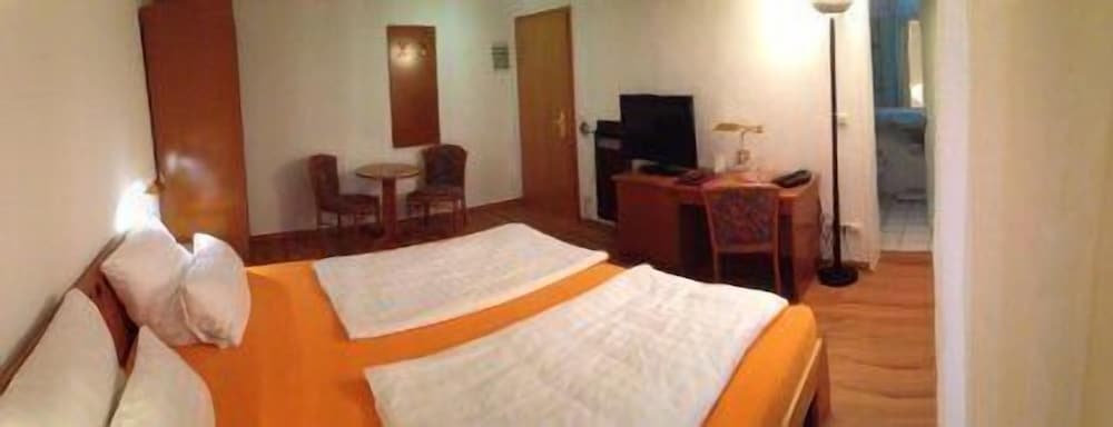 Standard Double Room photo 3