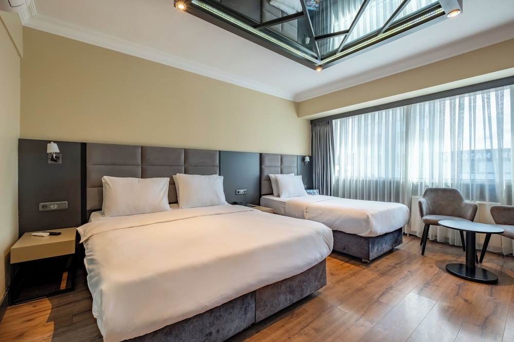 Family Triple Room - Photo 3