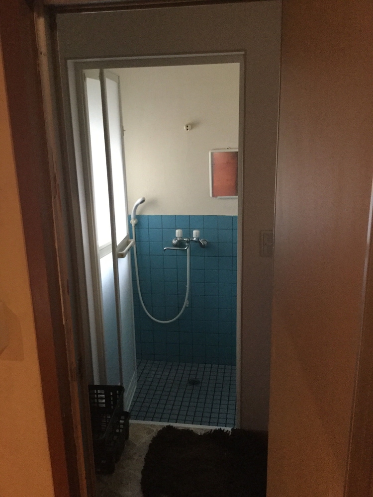 Twin Room, Shared Bathroom photo 3