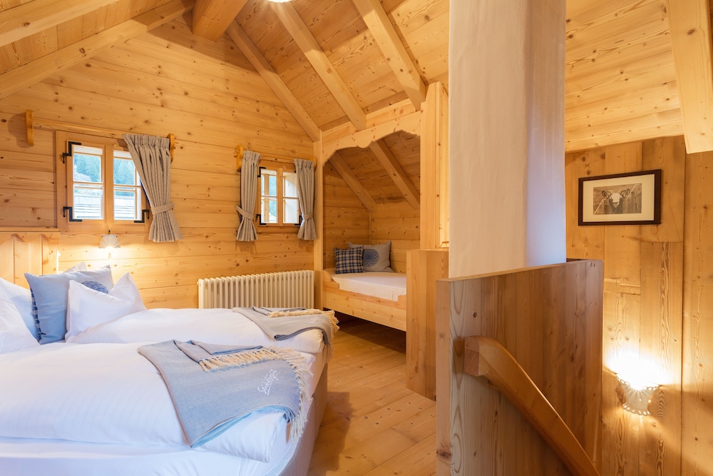 Executive Chalet, 3 Bedrooms, Sauna, Mountain View photo 1