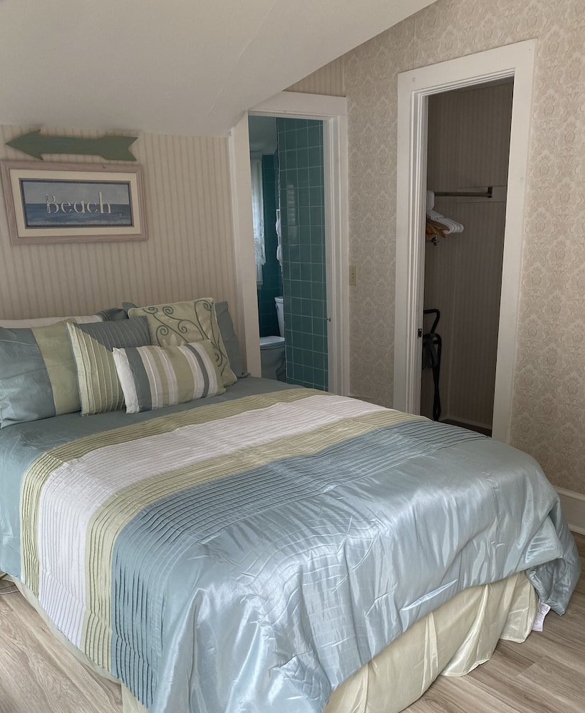 Standard Room, 1 Queen Bed photo 1