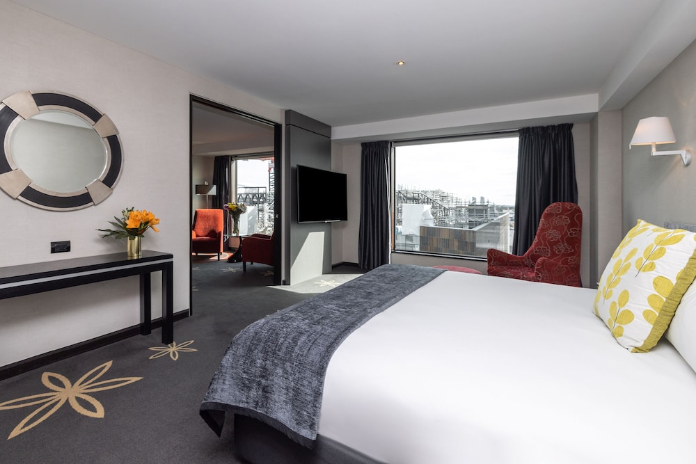 Premium King Suite - Photo 1