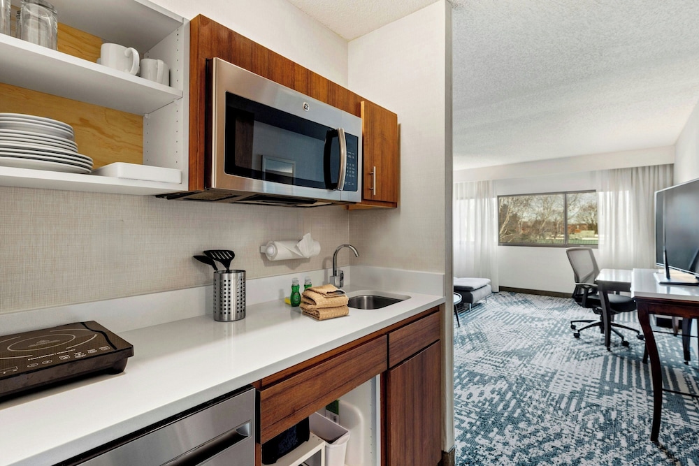 Studio Suite, 2 Queen Beds, Kitchenette (Hearing Accessible) photo 2