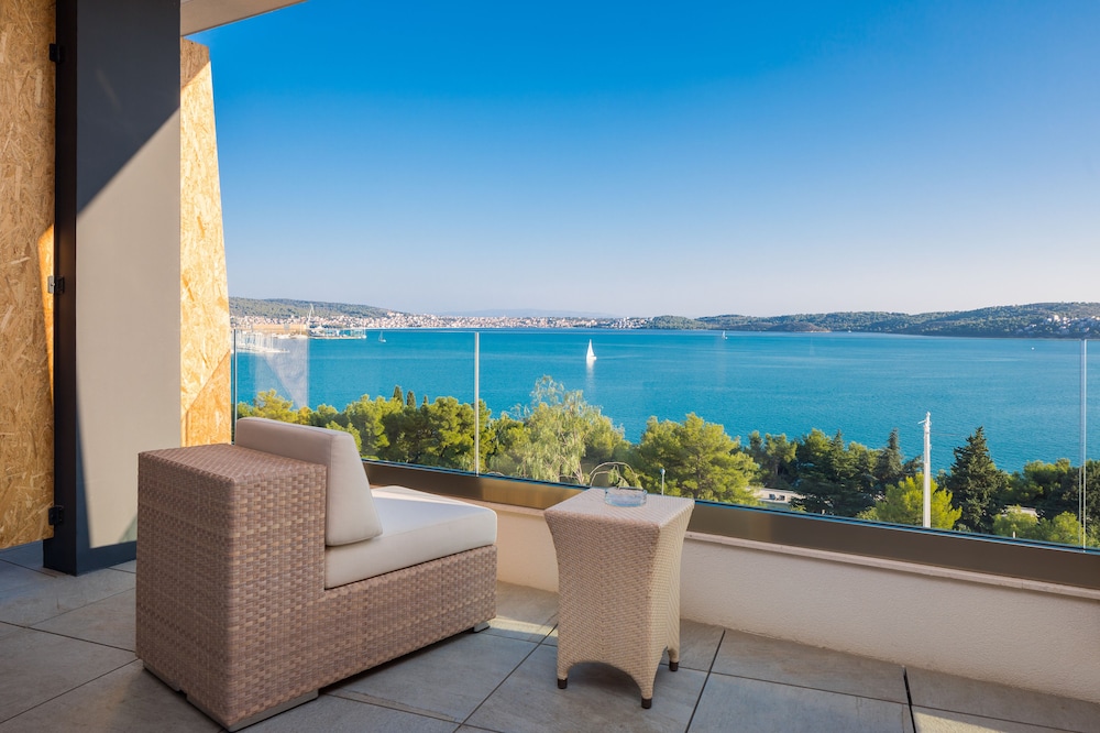 Deluxe Suite, Balcony, Sea View