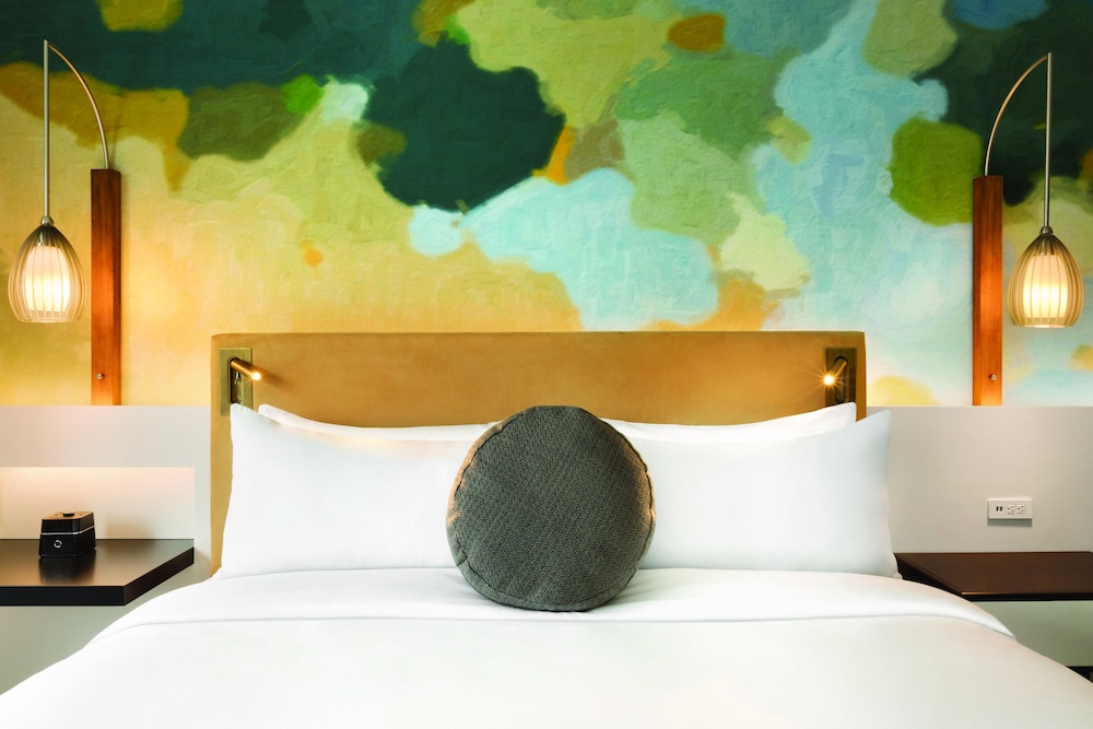 Deluxe Room, 1 King Bed