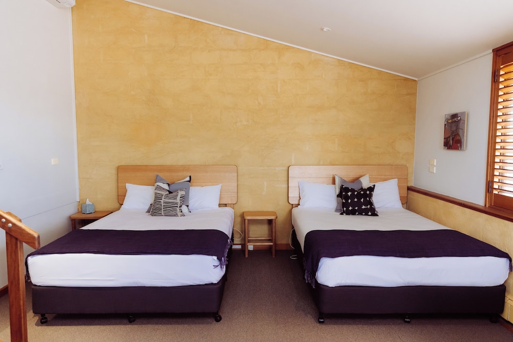 Executive Quadruple Room, Non Smoking, Bathtub