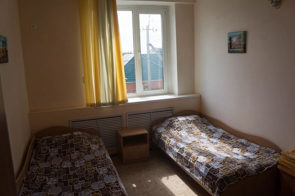 Basic Twin Room, 2 Twin Beds photo 2