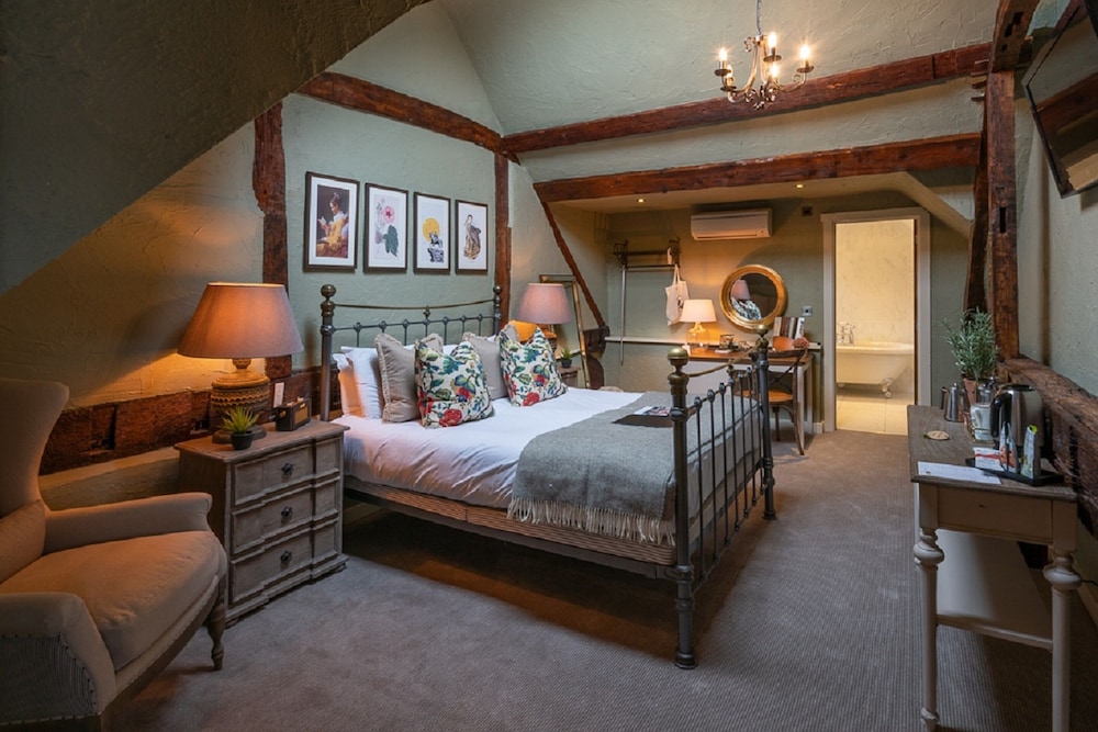 Superior Suite, Ensuite photo 3