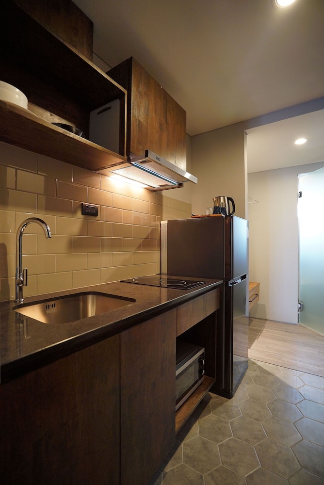 Studio Suite - Photo 4