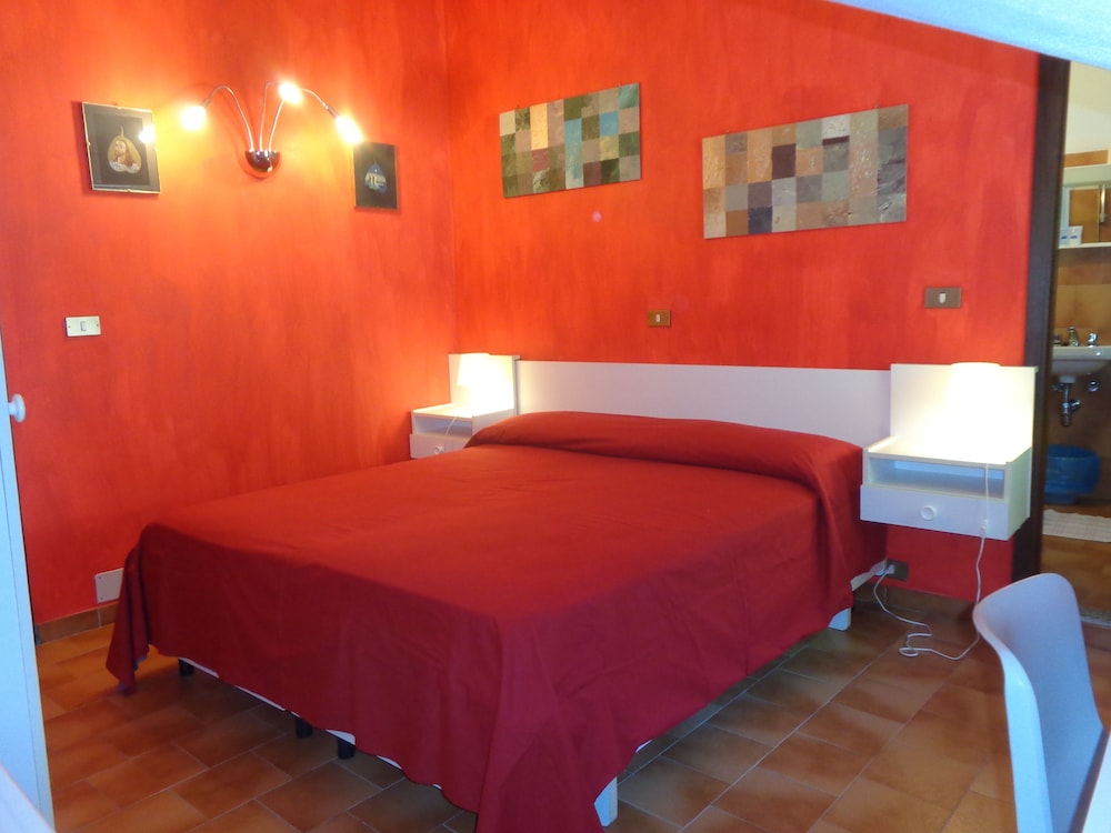 Double Room - Photo 4
