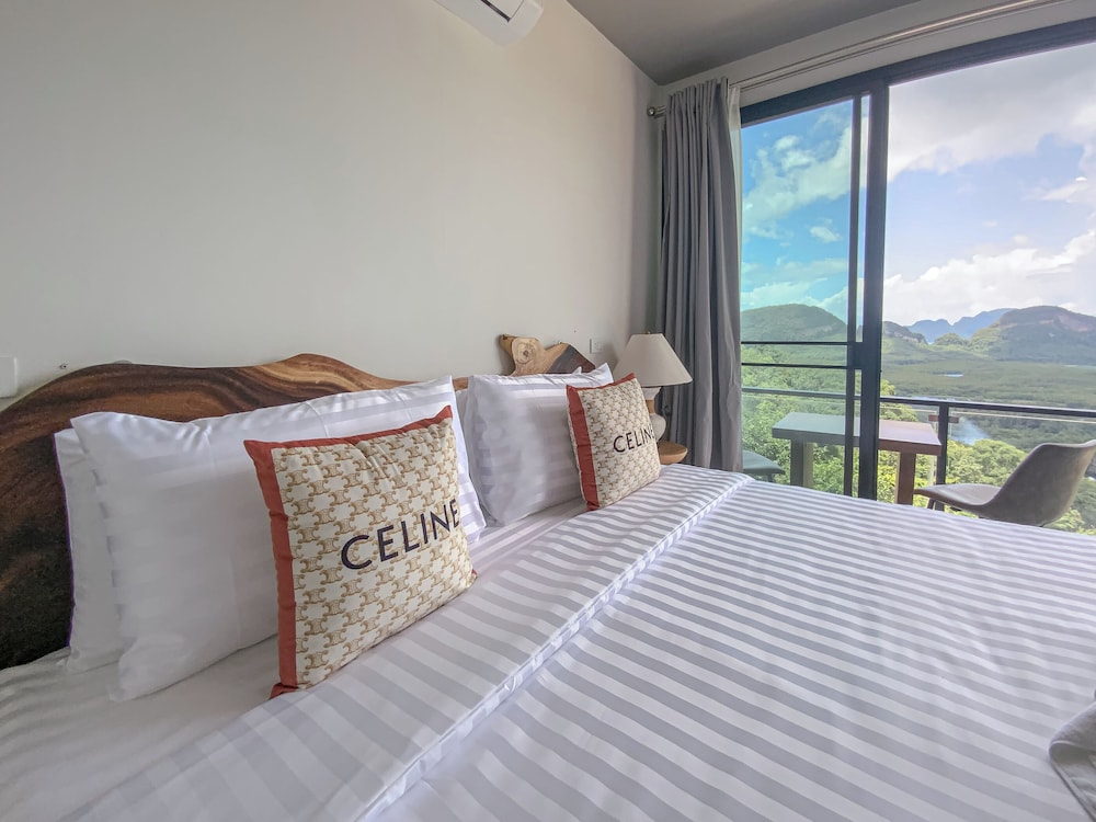 Grand Panoramic View Suite - Photo 12