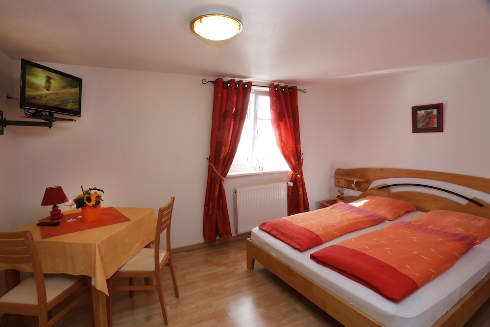 Double Room - Photo 10