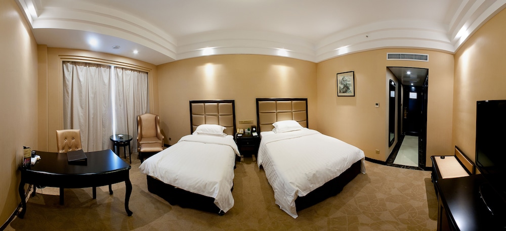 Deluxe Superior Twin Room photo 3
