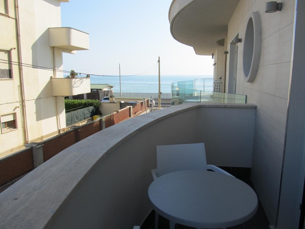Double Room, Partial Sea View photo 2